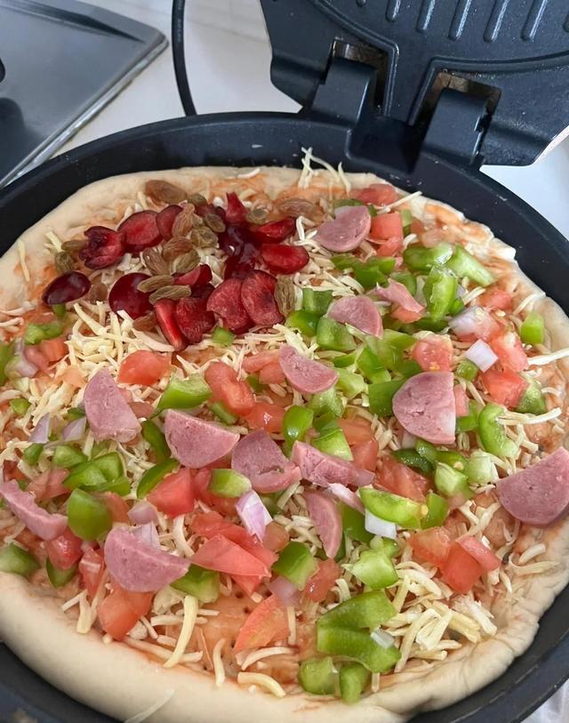 被年轻人的“电饼铛用法”惊到了!换一个思路,根本闲置不了(图12) 电饼铛 披萨_电饼铛做舒芙蕾教程_电饼铛多功能用法