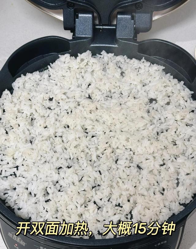 被年轻人的“电饼铛用法”惊到了!换一个思路,根本闲置不了(图5) 电饼铛做舒芙蕾教程_电饼铛多功能用法_电饼铛 披萨