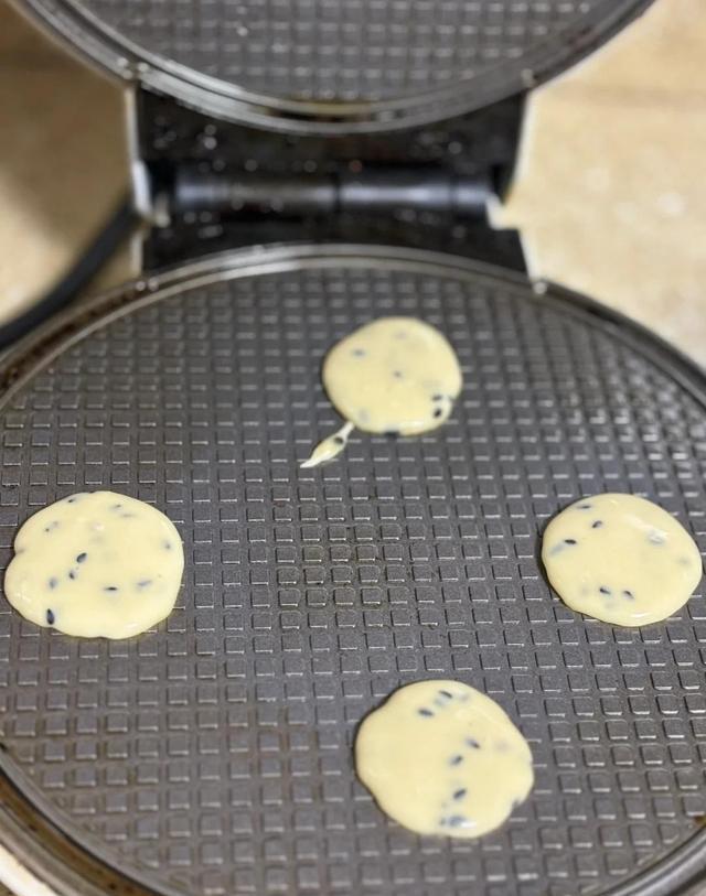 被年轻人的“电饼铛用法”惊到了!换一个思路,根本闲置不了(图9) 电饼铛多功能用法_电饼铛做舒芙蕾教程_电饼铛 披萨