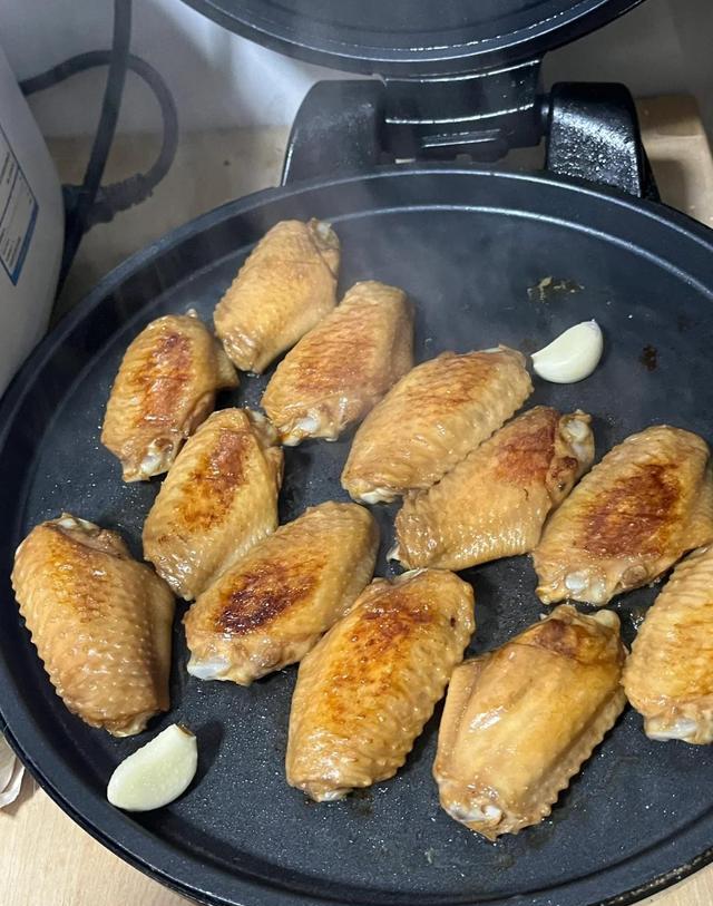 被年轻人的“电饼铛用法”惊到了!换一个思路,根本闲置不了(图10) 电饼铛 披萨_电饼铛做舒芙蕾教程_电饼铛多功能用法