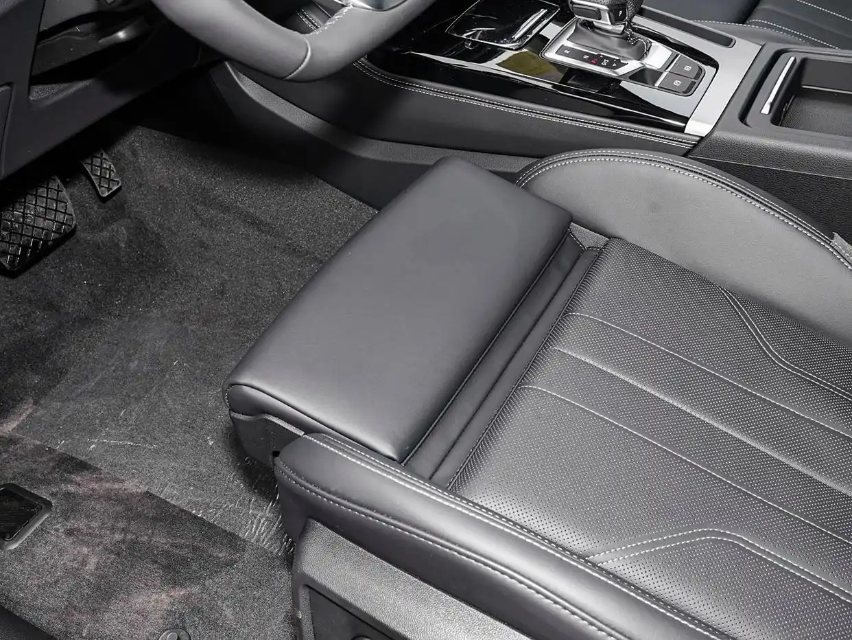 奥迪“大跳水”,前后5连杆,从近35万跌至25万,矩阵灯15雷达,拿出诚意(图1) 奥迪Q5L销量分析_q5奥迪报价2025款_奥迪Q5L价格优势