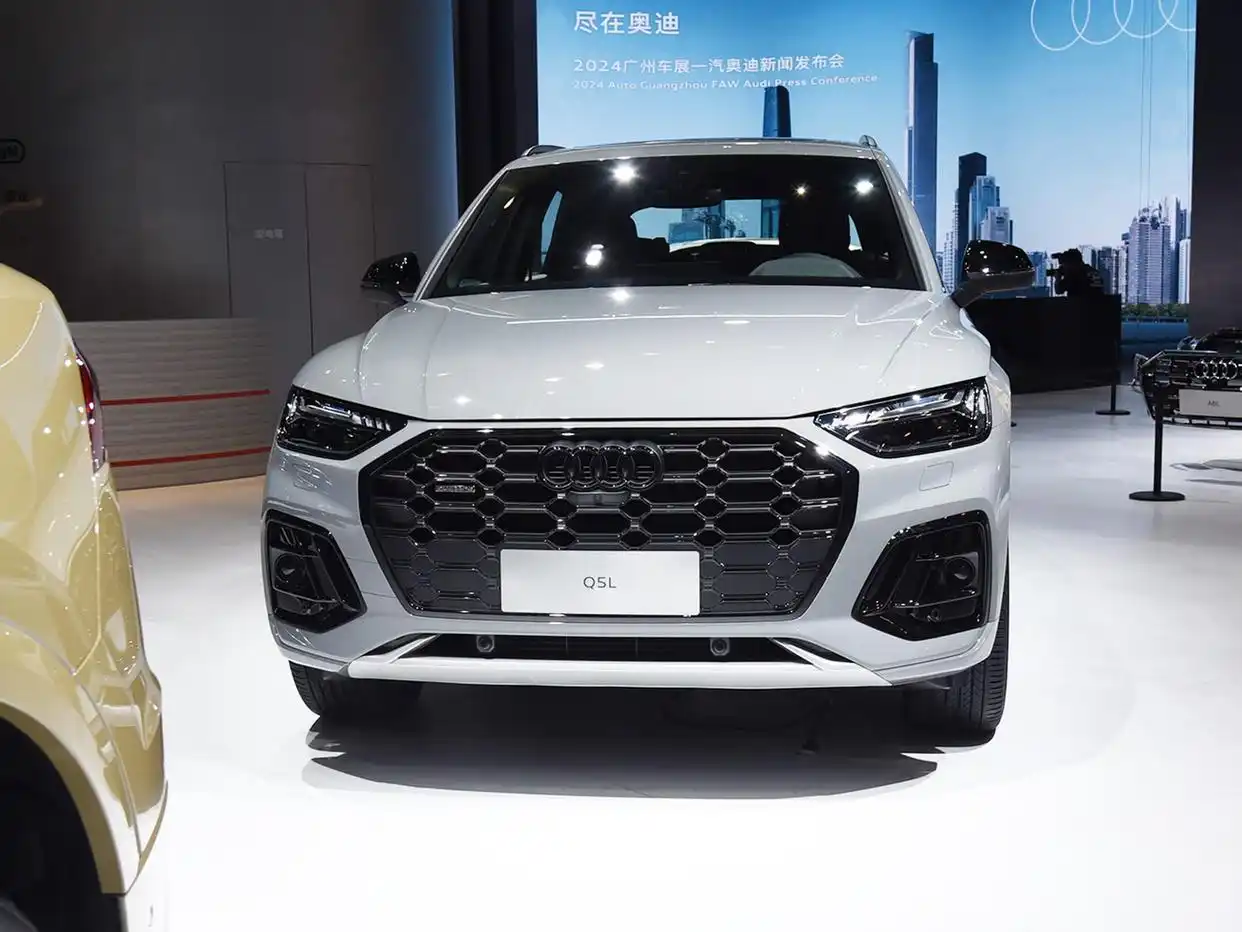 奥迪“大跳水”,前后5连杆,从近35万跌至25万,矩阵灯15雷达,拿出诚意(图6) 奥迪Q5L销量分析_q5奥迪报价2025款_奥迪Q5L价格优势