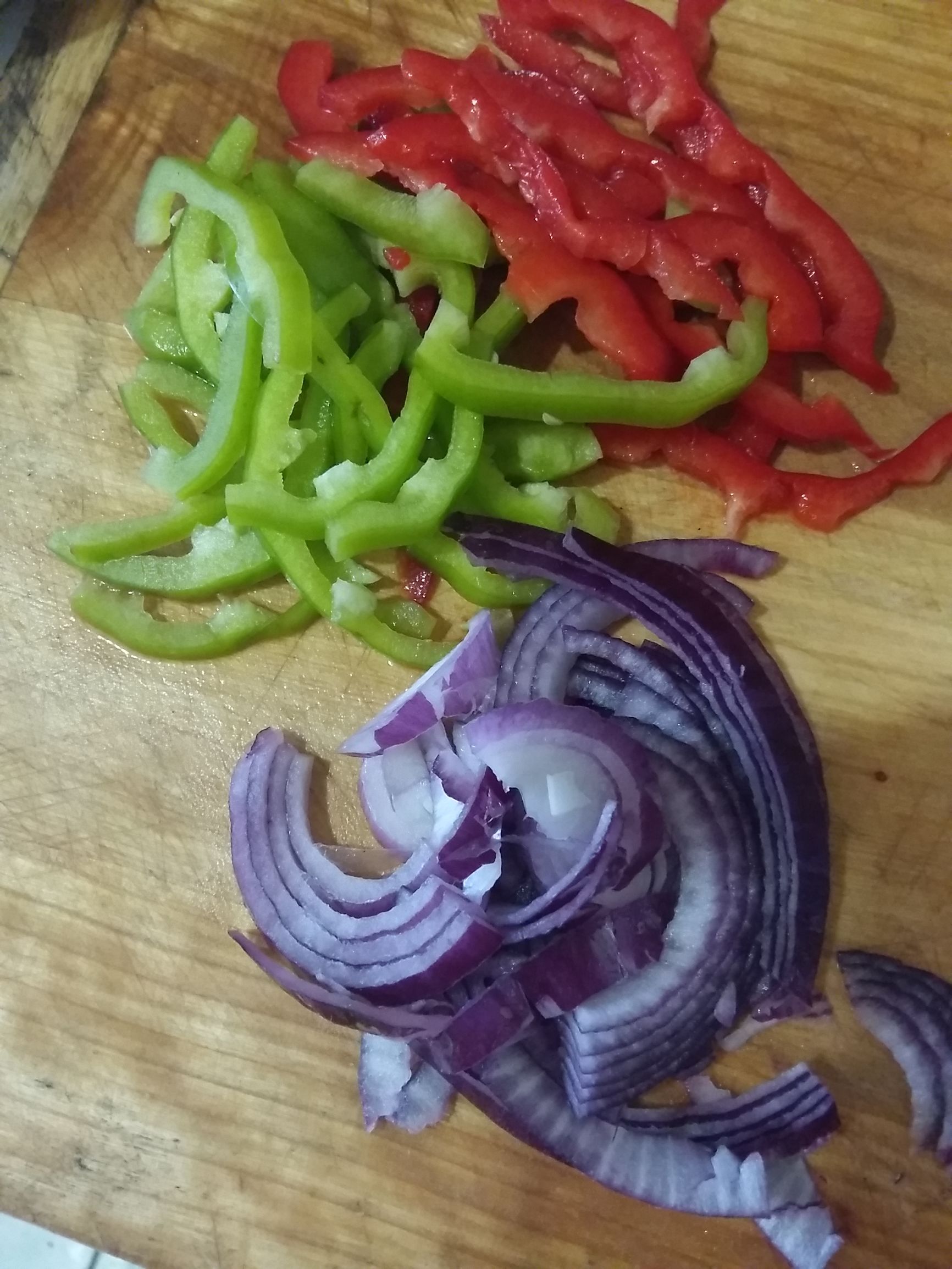 被逼出来的快手披萨,教你一妙招,披萨控都笑了(图4) 面条披萨做法_自制健康披萨_电饼铛 披萨