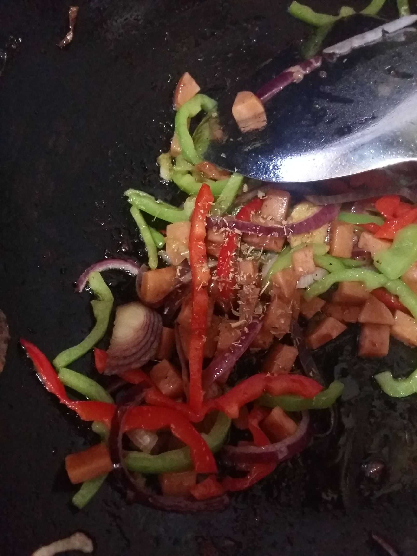 被逼出来的快手披萨,教你一妙招,披萨控都笑了(图7) 面条披萨做法_电饼铛 披萨_自制健康披萨