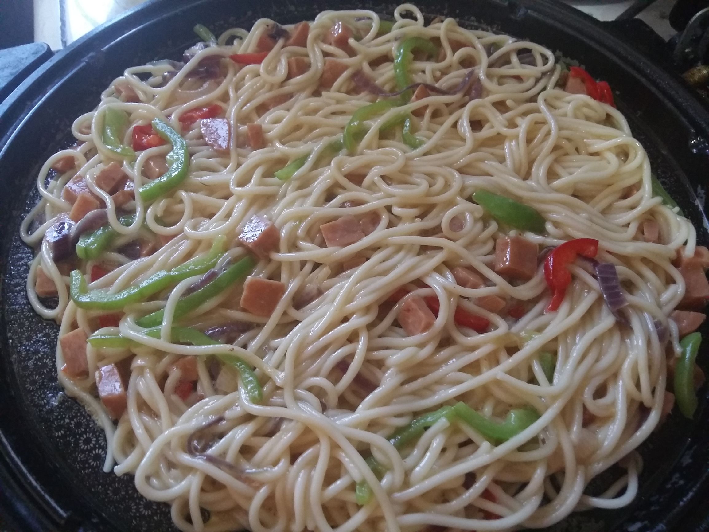 被逼出来的快手披萨,教你一妙招,披萨控都笑了(图10) 自制健康披萨_电饼铛 披萨_面条披萨做法