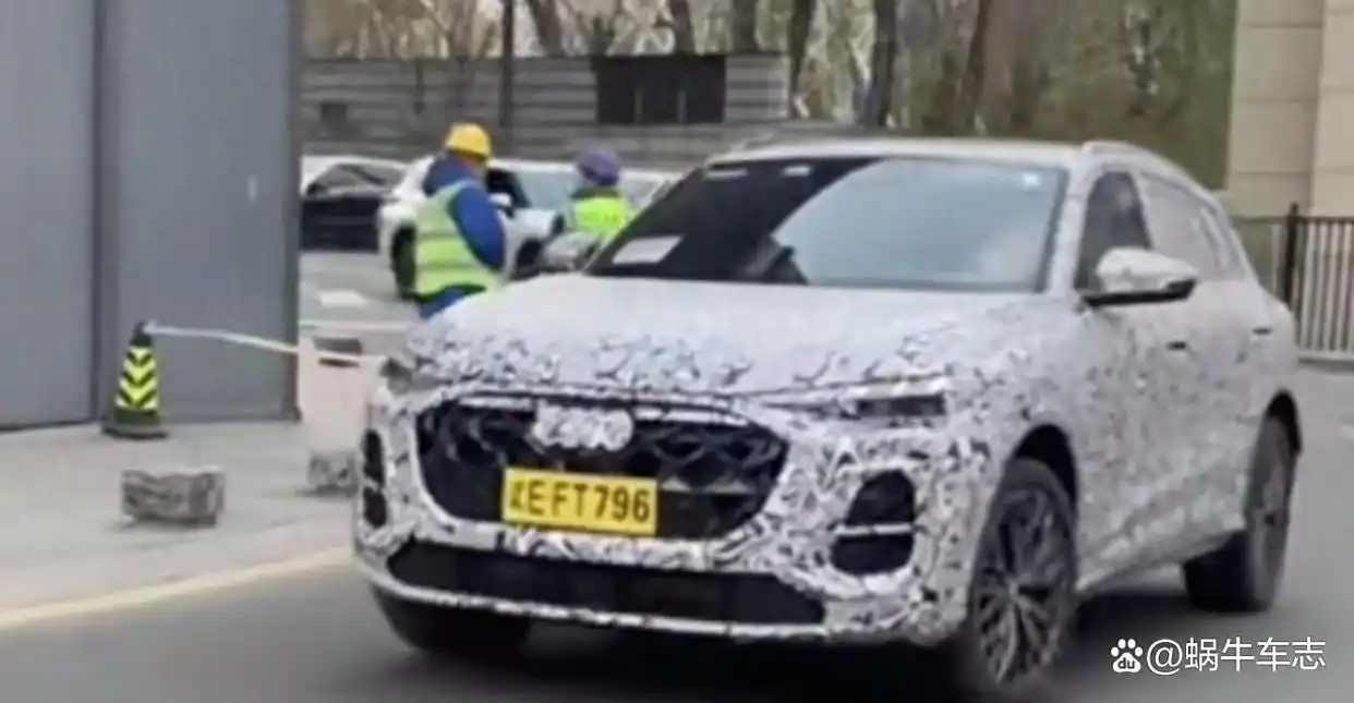 新一代奥迪Q5L将亮相上海车展,现款一口价23.88万?该等还是抄底(图2) q5奥迪报价2025款_奥迪Q5L降价一口价23.88万_新一代奥迪Q5L上海车展亮相