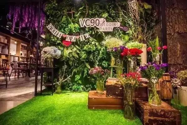 购物中心里特能赚钱的32家花店,年营业额10亿+!(图4) 花店 装修_高端商场花店品牌分析_购物中心高颜值赚钱花店