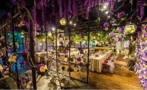 购物中心里特能赚钱的32家花店,年营业额10亿+!(图5) 购物中心高颜值赚钱花店_花店 装修_高端商场花店品牌分析