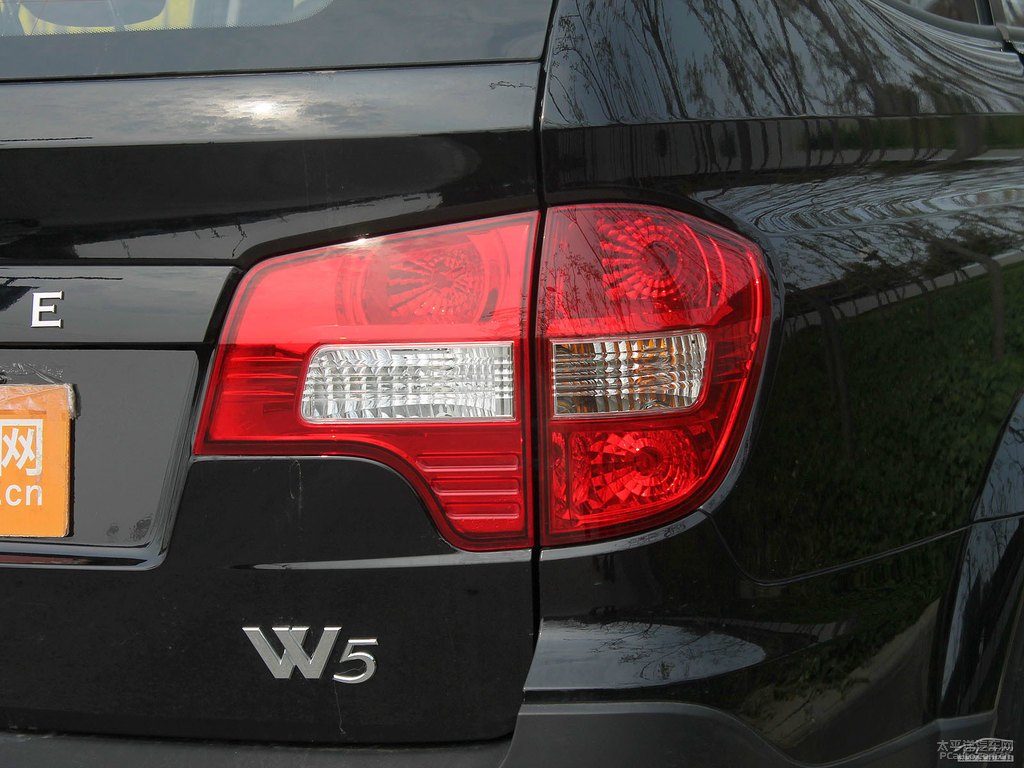 荣威W5 2011款 1.8T AT 四驱豪域版细节亮点有哪些 荣威W5购车手册(图4) 家用荣威w5怎么样_2011款荣威W5动力底盘细节做工_2011款荣威W5外观内饰配置空间