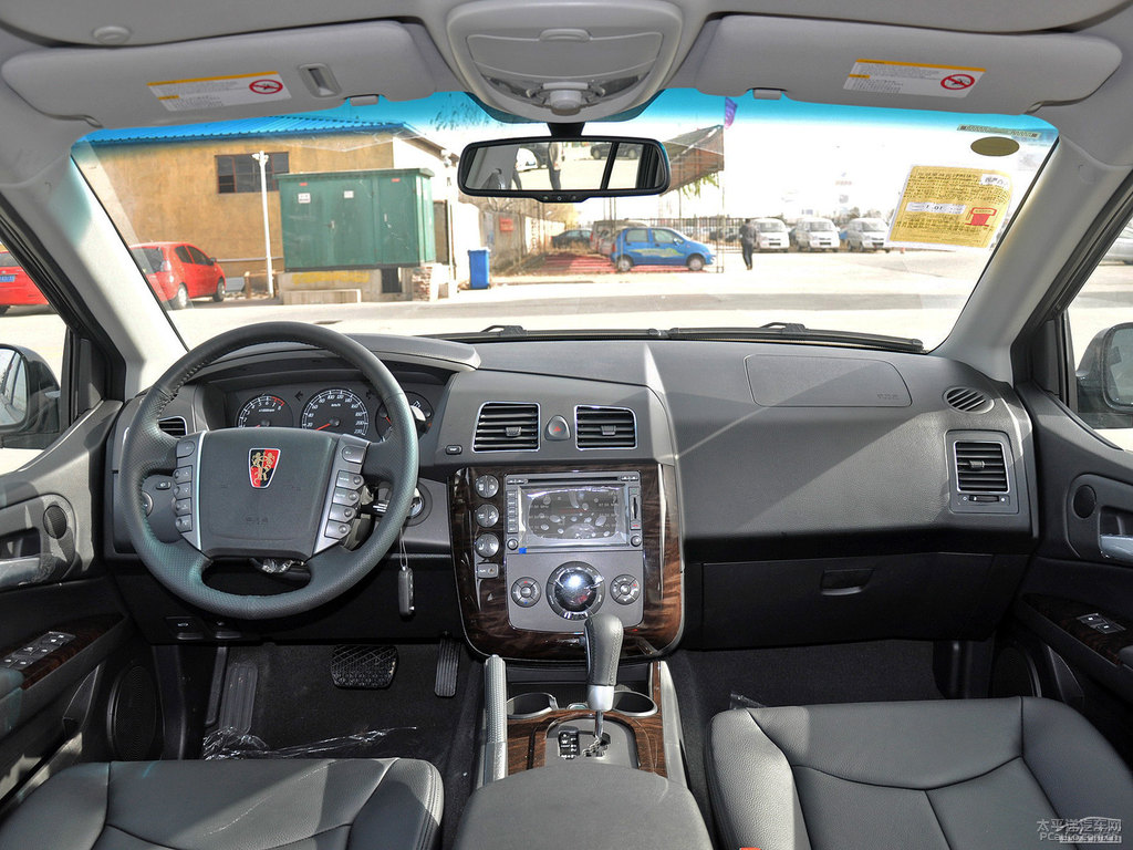 荣威W5 2011款 1.8T AT 四驱豪域版细节亮点有哪些 荣威W5购车手册(图5) 2011款荣威W5外观内饰配置空间_家用荣威w5怎么样_2011款荣威W5动力底盘细节做工