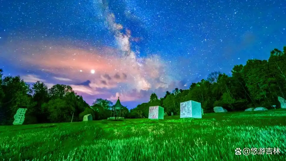 露水河长白山狩猎度假区攻略_乘着高铁游白山_长白山景区建筑