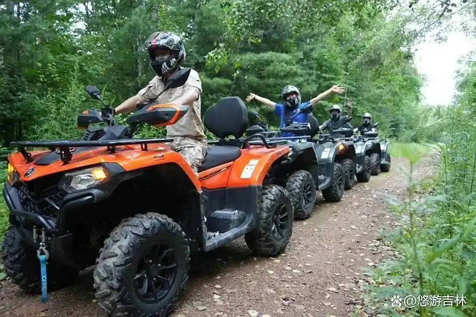 乘着高铁游白山_露水河长白山狩猎度假区攻略_长白山景区建筑