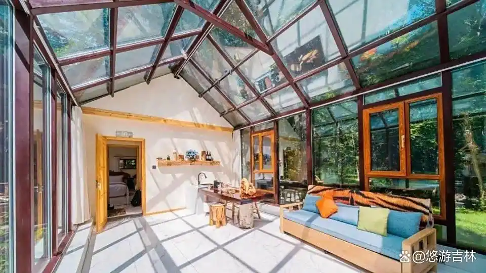 露水河长白山狩猎度假区攻略_乘着高铁游白山_长白山景区建筑