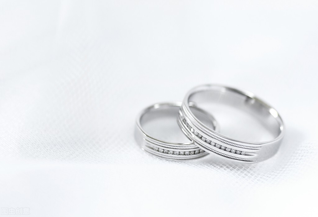 铂金和白金到底有什么不同?哪个更好?(图3) 白金与18K白金差异_白金价钱_购买白金与铂金区别