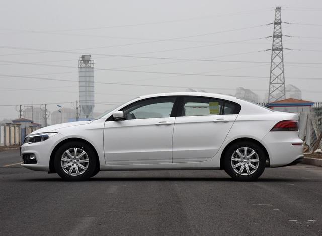 征求家人意见,怒提观致3城市通勤,驾驶180天,车主说了用车感受(图2) 观致3两厢价格_观致3车主180天驾驶体验分享_观致3城市通勤用车感受