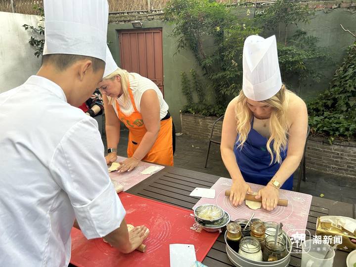 “China travel”火了,海外游客为何首选上海?(图1) 上海特产零食_上海小笼包制作体验_做一天上海人学做中华料理