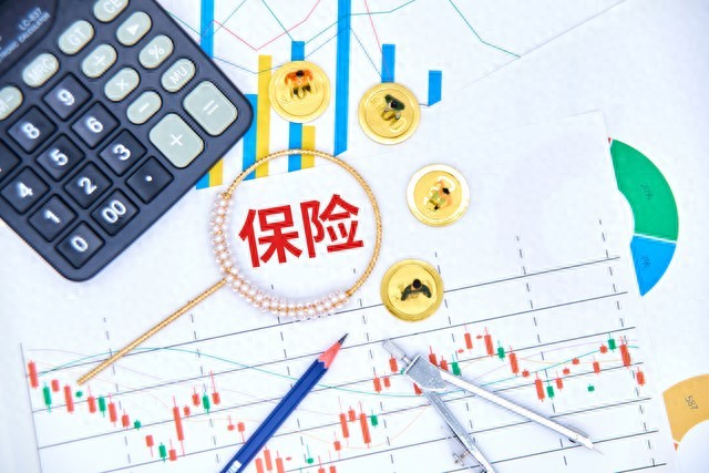 别再乱买车险!2025新规下,交强险、三者险、车损险区别讲透(图1) 汽车保险种类价格_车险新政交强险三者险区别_三者险保额选择指南