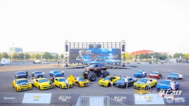 美国车都是这么玩,3米高的“大脚怪”车长这样(图4) 卡车比赛视频_美国汽车文化体验_雪佛兰赛车文化展示