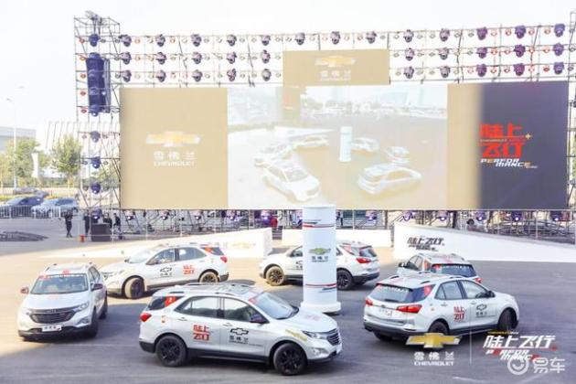 美国车都是这么玩,3米高的“大脚怪”车长这样(图5) 卡车比赛视频_美国汽车文化体验_雪佛兰赛车文化展示