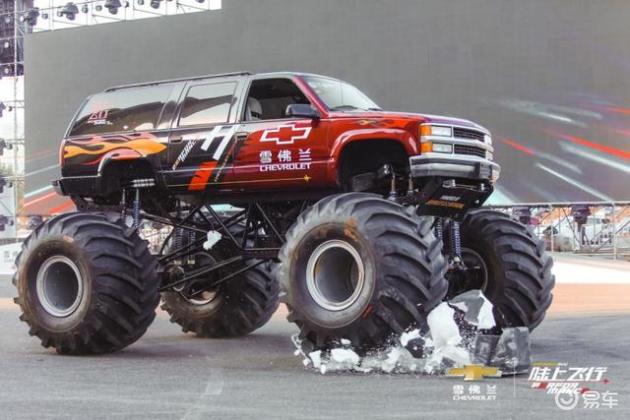美国车都是这么玩,3米高的“大脚怪”车长这样(图10) 美国汽车文化体验_卡车比赛视频_雪佛兰赛车文化展示