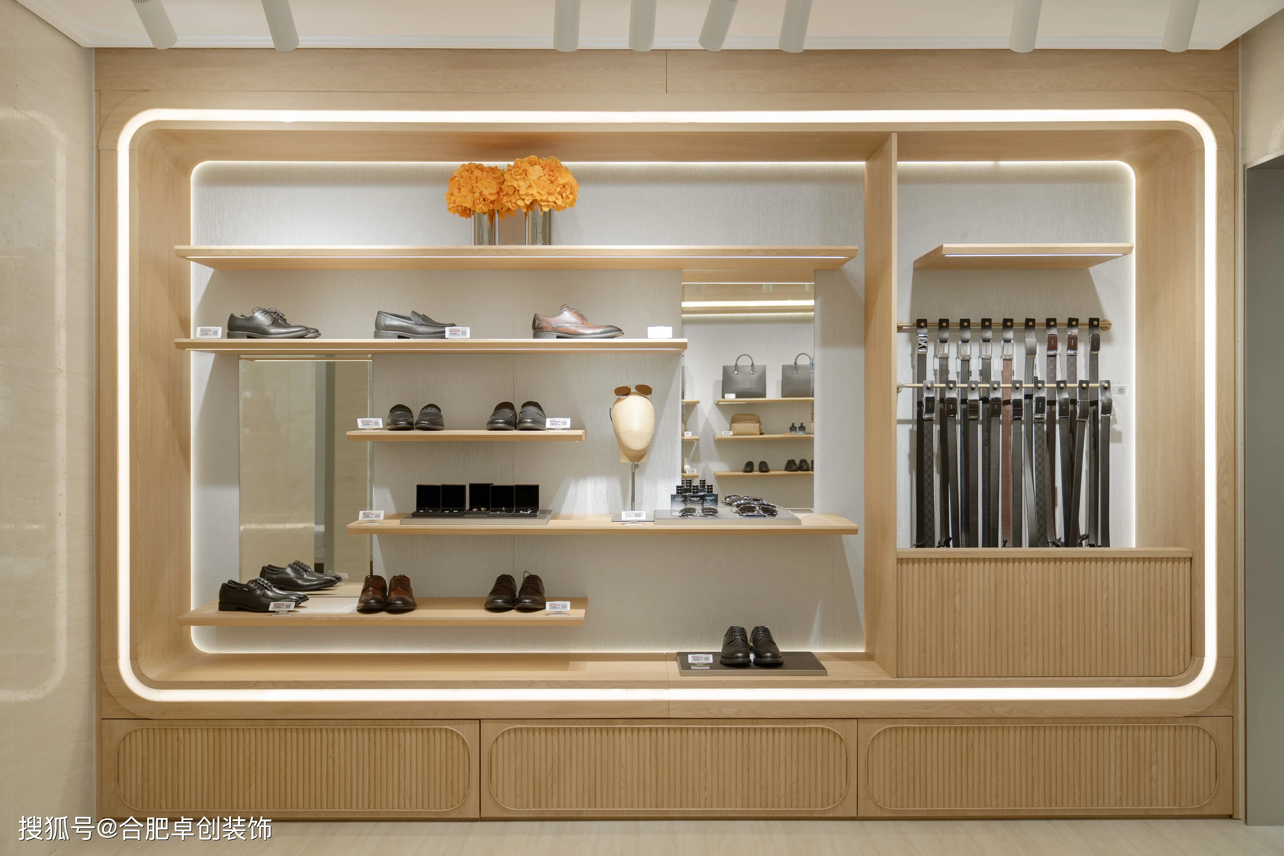 合肥店面设计,服装店装修如何吸引顾客?(图7) 服装店铺装修风格_服装店装修风格选择_服装店装修设计灵感