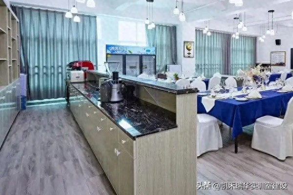 西餐实训室建设方案:营造沉浸式西餐服务与宴会设计实训场景(图1) 制作宴会菜单的软件_西餐实训室建设方案_沉浸式西餐服务模拟