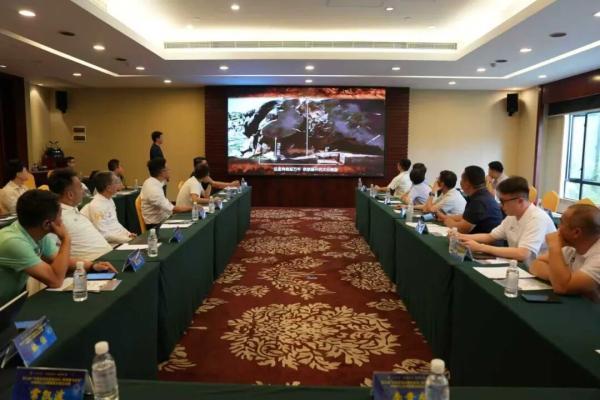 高质量发展·吉木乃进行时丨足球为媒 商机为实!吉木乃借全国职工足球赛事向全国推介核心资源(图1) 吉木乃县景区_吉木乃县区位优势_中国职工足球联赛全国总决赛产业座谈会