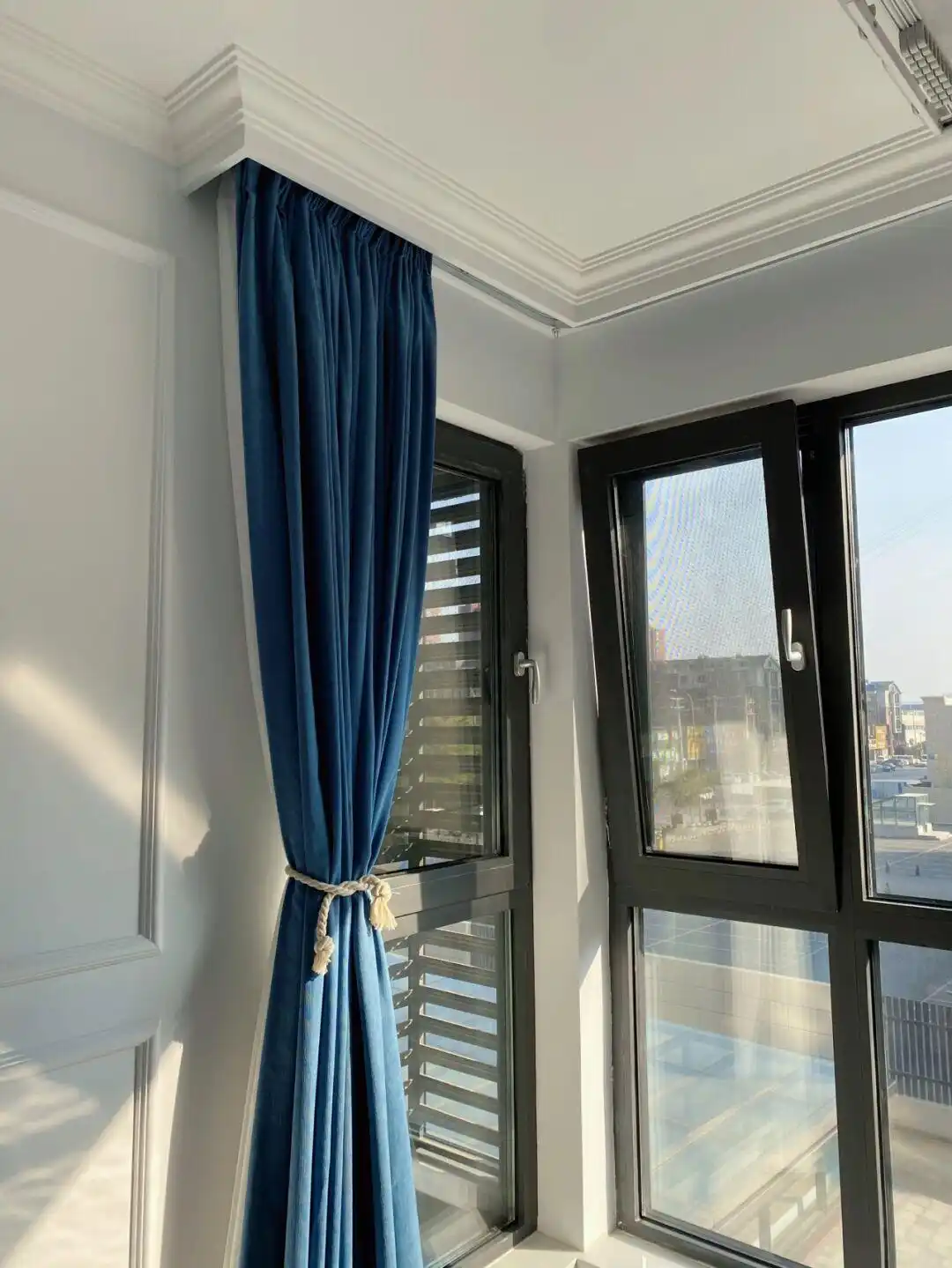 越来越多人装修不做吊顶,看她家新房,极简又舒适,百看不厌!(图5) 不做吊顶装修_极简风格家装_卫生间不吊顶图片