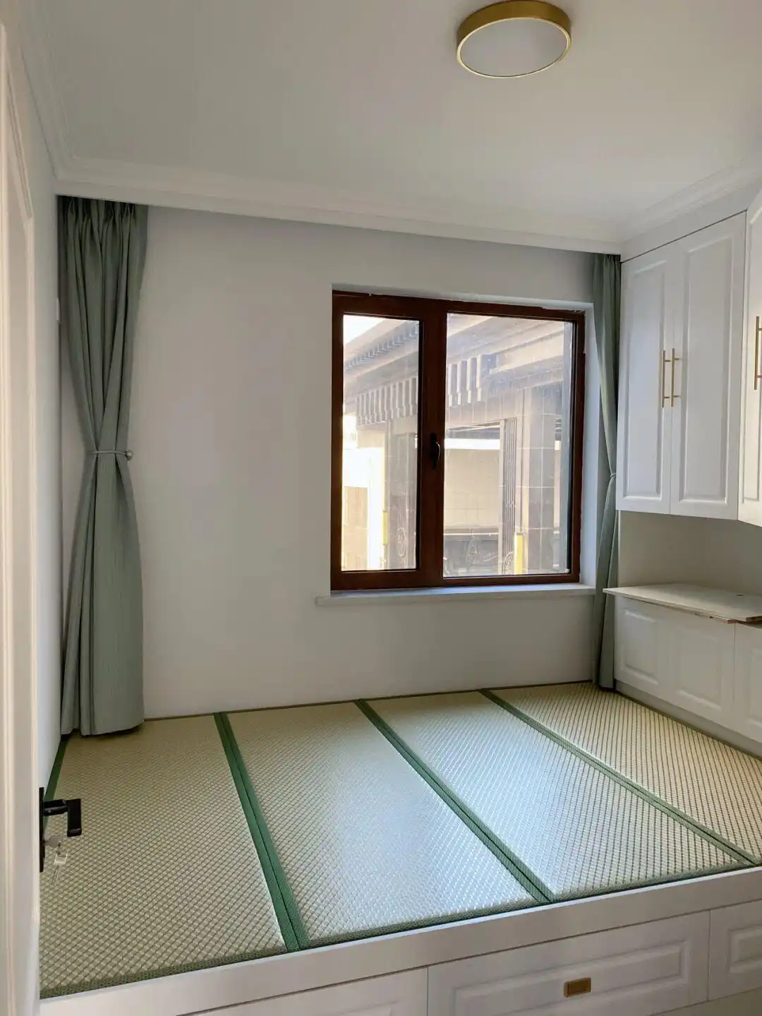 越来越多人装修不做吊顶,看她家新房,极简又舒适,百看不厌!(图6) 卫生间不吊顶图片_不做吊顶装修_极简风格家装