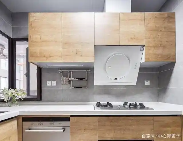 谁说穷装就一定low了,不吊顶不做造型,照样有逆天高颜值(图5) 精装三居室设计_卫生间不吊顶图片_北欧风格装修