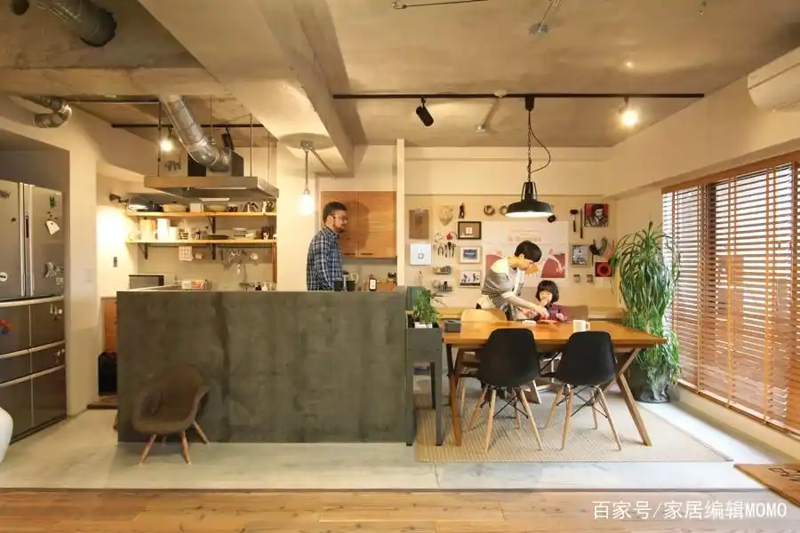 这家人的实用主义火了,全屋不做吊顶,毛坯走明线,简单又好看(图3) 轻装修重装饰实用主义家居案例_卫生间不吊顶图片_全屋不做吊顶毛坯走明线装修设计