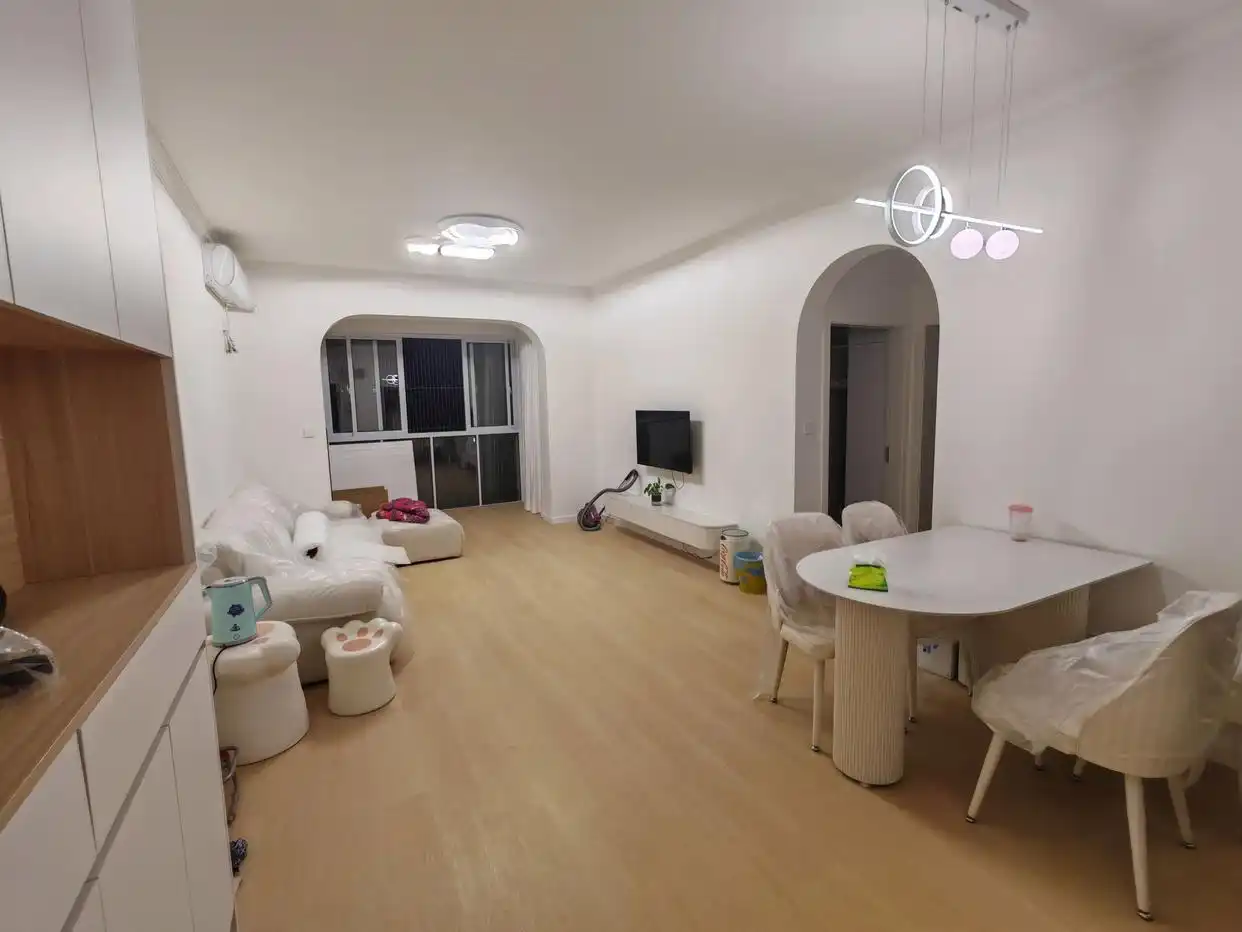 全屋不做吊顶,不做电视墙,极简风装修省钱实用!(图3) 极简装修省钱技巧_卫生间不吊顶图片_不做吊顶电视背景墙