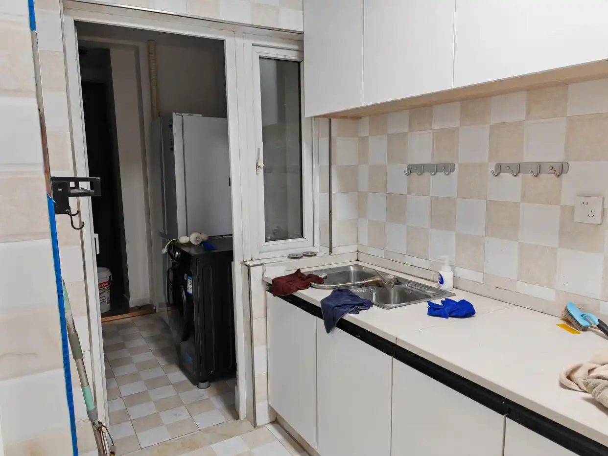 全屋不做吊顶,不做电视墙,极简风装修省钱实用!(图4) 卫生间不吊顶图片_不做吊顶电视背景墙_极简装修省钱技巧