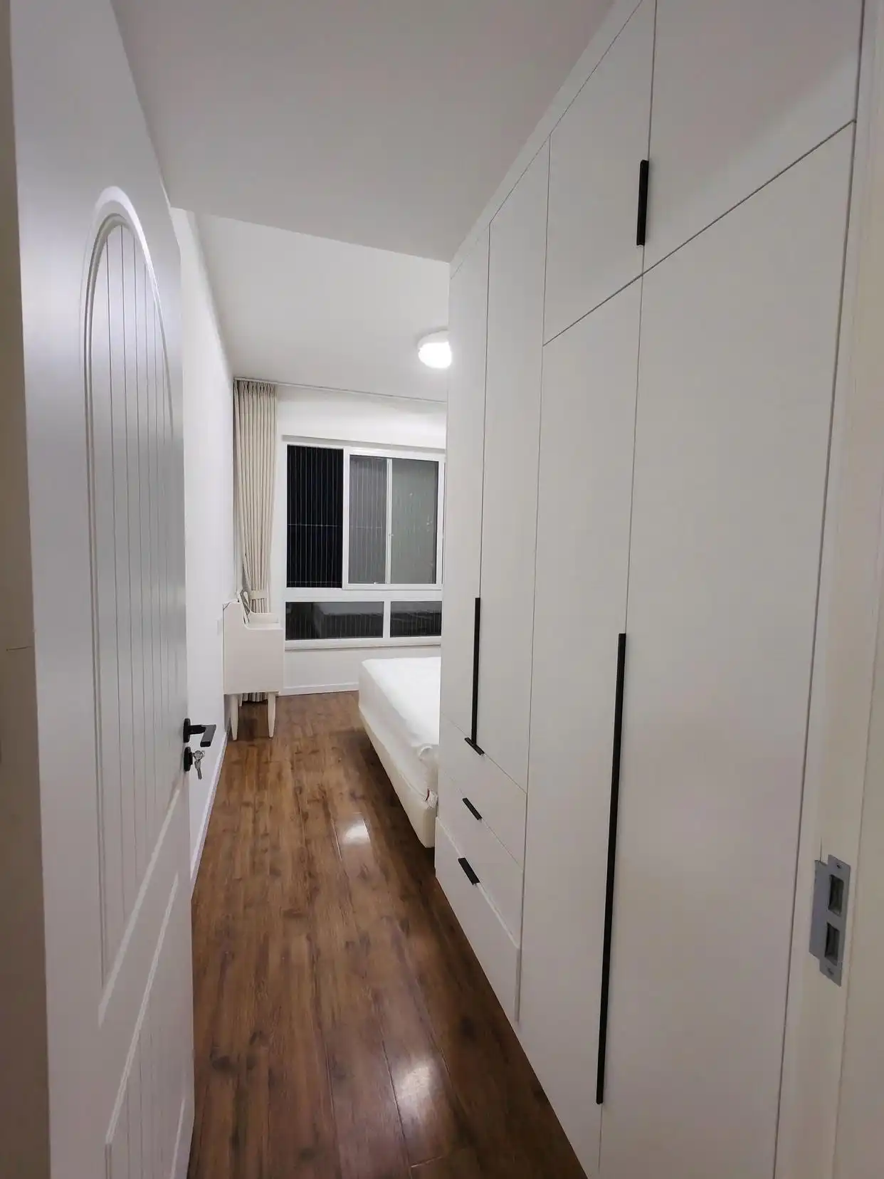 全屋不做吊顶,不做电视墙,极简风装修省钱实用!(图8) 不做吊顶电视背景墙_极简装修省钱技巧_卫生间不吊顶图片