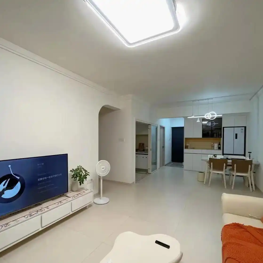 大白墙不吊顶,广东一女主的家让我大开眼界,简单不失大气(图2) 简单装修减少卫生死角_卫生间不吊顶图片_厨房卫生间设计