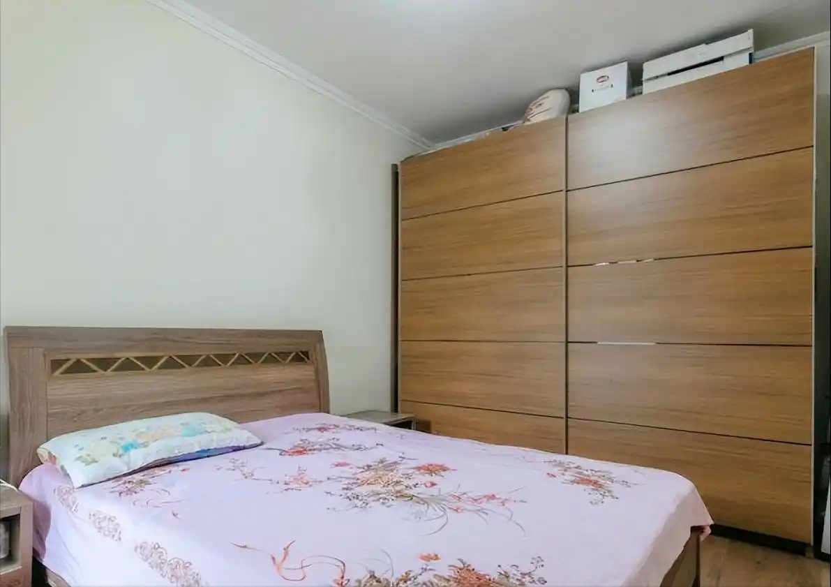 老婆坚持全屋不吊顶只走石膏线,完工后发现太漂亮啦,忍不住晒晒(图5) 卫生间不吊顶图片_新婚夫妇省城买房装修经验_两室婚房简约设计分享