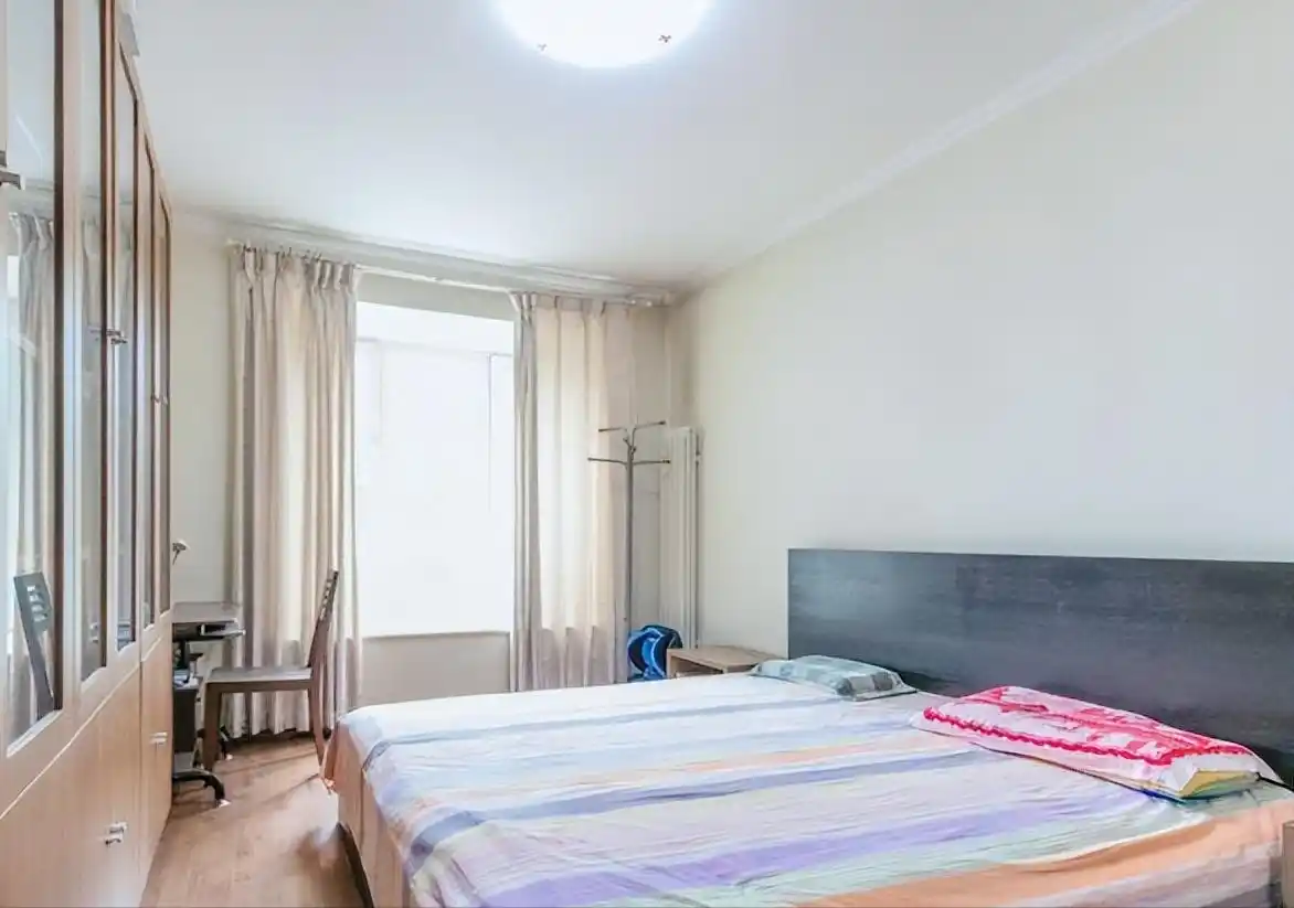 老婆坚持全屋不吊顶只走石膏线,完工后发现太漂亮啦,忍不住晒晒(图6) 新婚夫妇省城买房装修经验_两室婚房简约设计分享_卫生间不吊顶图片