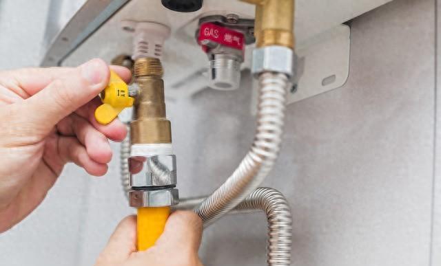 天冷切换壁挂炉采暖模式前,这 5 件事必做!少一步都可能出问题(图1) 威能壁挂炉售后_壁挂炉系统压力调节与空气排放_壁挂炉冬季首次启动准备工作