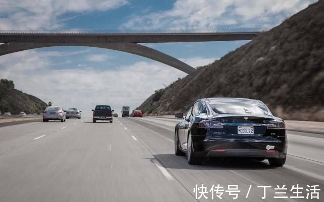 空气滤芯到期吹一吹接着用?千万别这么做,否则发动机早晚要大修(图1) 汽车三滤更换周期_空气滤清器机油滤清器燃油滤清器_柴油机大修周期