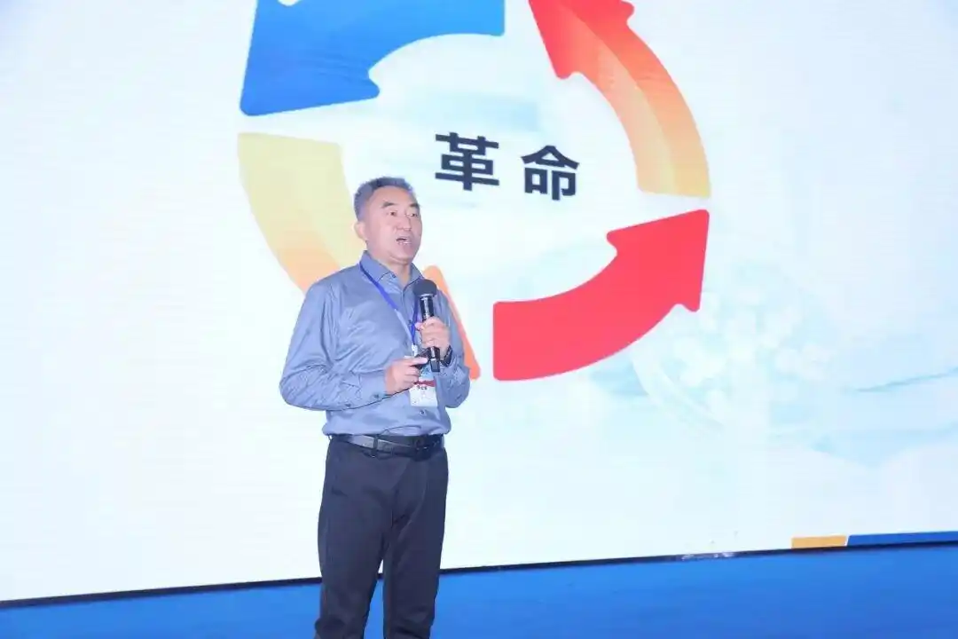 2026 养猪突围战!800猪业领航者齐聚河南,2026生猪产业数据研讨会盛大召开!(图6) 微利时代养猪业突围策略_2026生猪产业数据研讨会_养猪行情分析预测