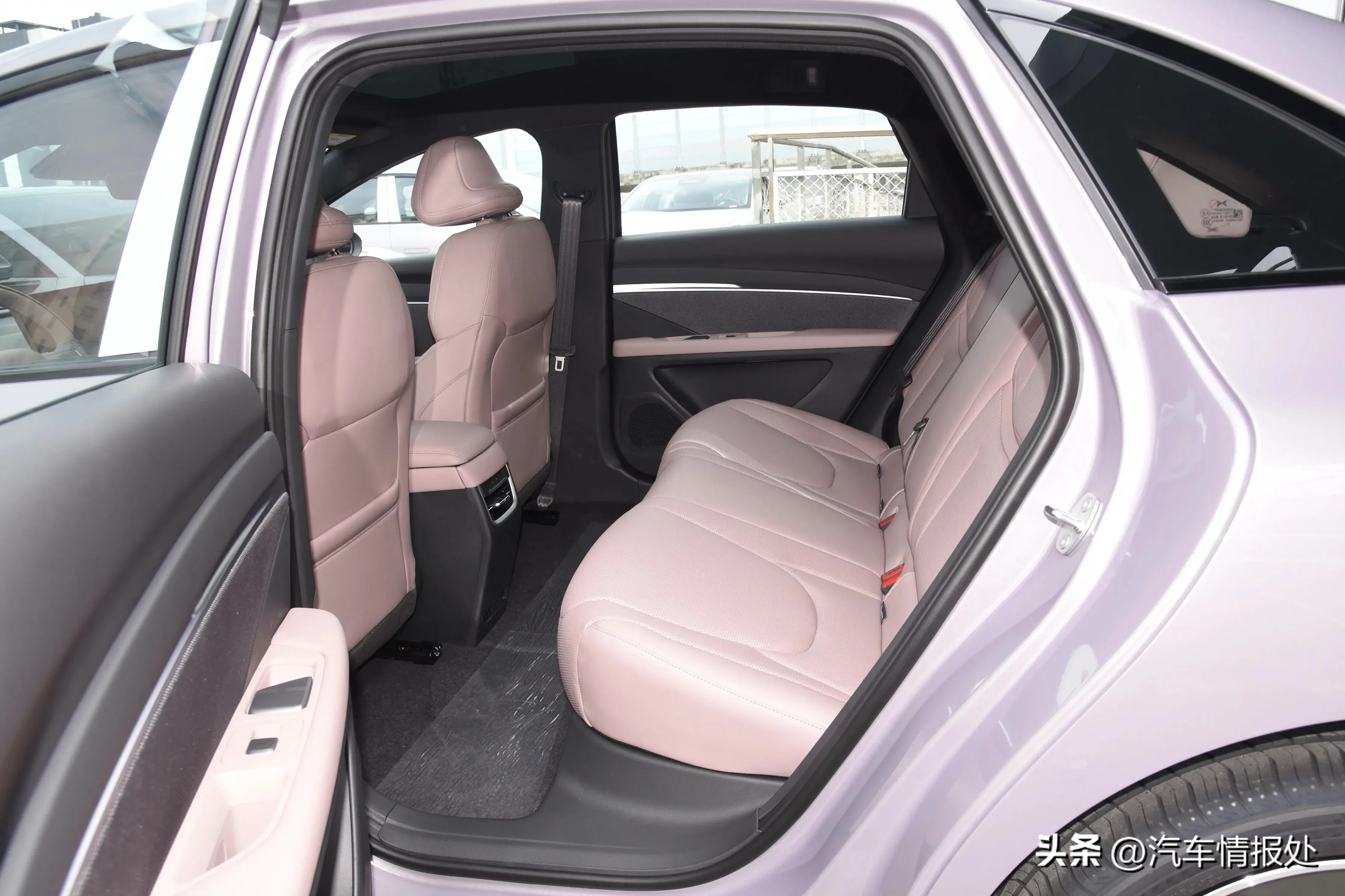 推荐10款10-15万降价力度最大的纯电轿车,看看哪款性价比更高(图16) 10-15万新能源汽车推荐_高底盘中轿车推荐_长续航智能轿车性价比