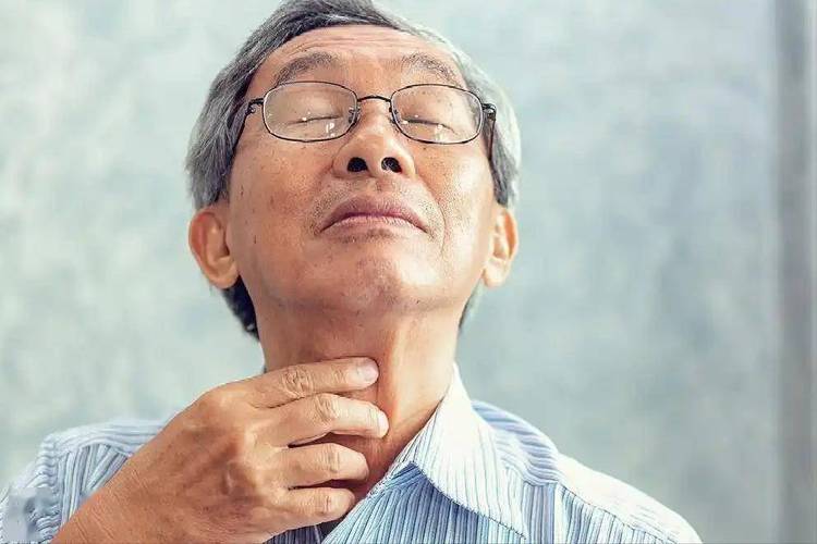 人不会无缘无故喉咙不适,专家发现:喉咙不适的人,离不开这6点(图2) 嗓子反复疼痛怎么回事_慢性咽炎症状_喉咙不适原因