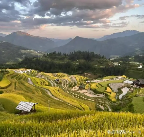 凯里旅游必去景点,2025凯里旅游新趋势,这十个美景美食推荐收藏(图5) 镇远古城舞阳河夜游体验_凯里西江千户苗寨旅游攻略_贵州凯里台江旅游