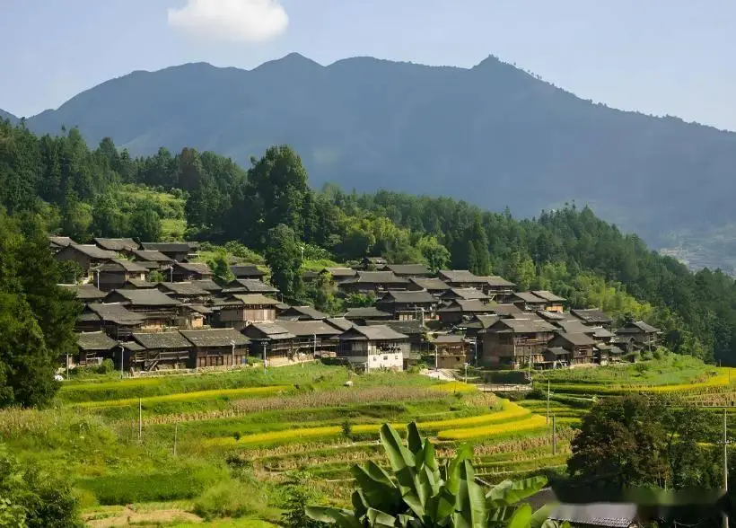 凯里旅游必去景点,2025凯里旅游新趋势,这十个美景美食推荐收藏(图8) 贵州凯里台江旅游_镇远古城舞阳河夜游体验_凯里西江千户苗寨旅游攻略