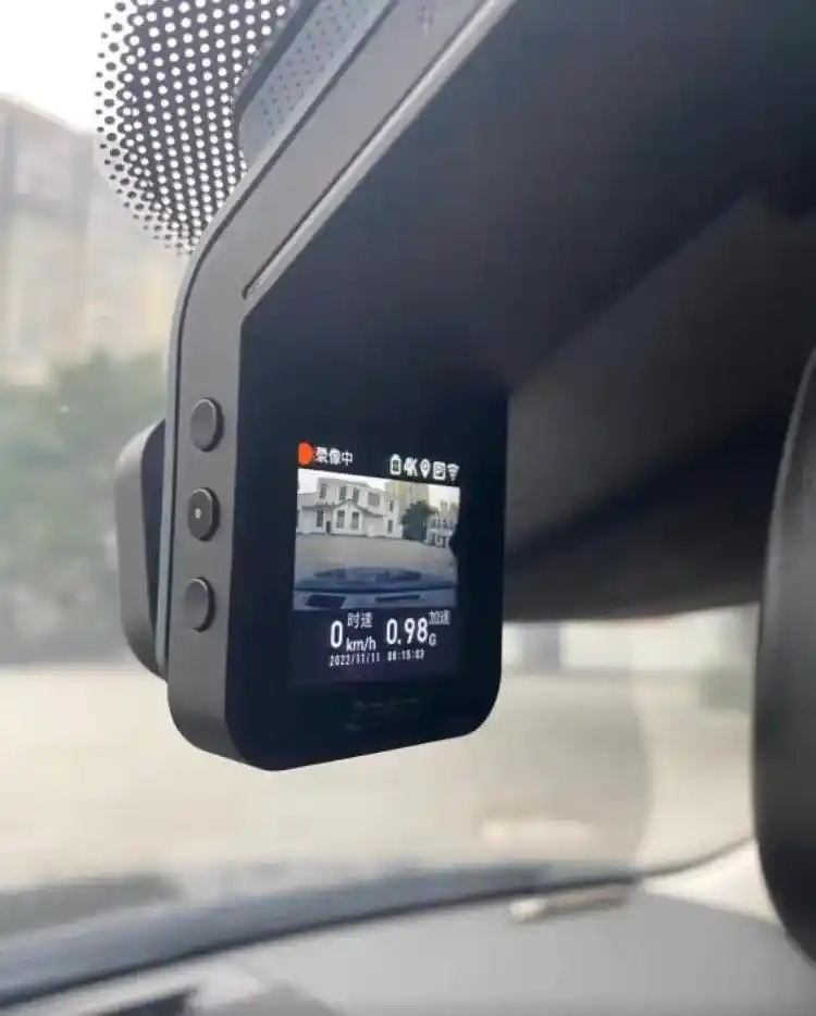 建议车主们:买新车,别只会装座套!学聪明人做法,提升爱车档次(图7) 新车必要的装饰 知乎_汽车内饰升级_提升爱车档次