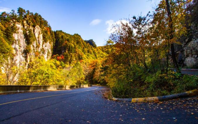 免门票!免门票!面向全体栾川居民→(图6) 石人山门票预订景区到付_栾川居民免门票景区及细则_栾川旅游景区门票优惠政策